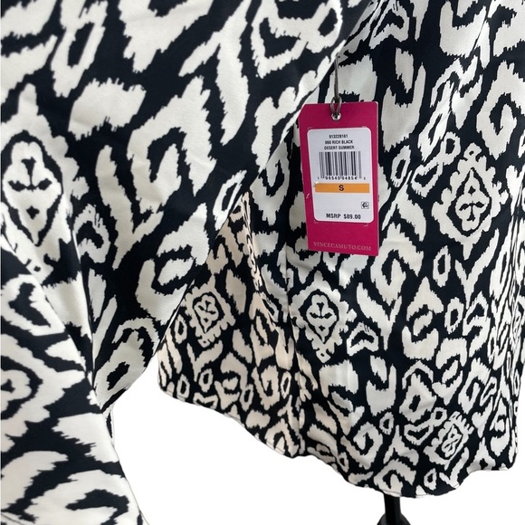 NWT Vince Camuto Etched Geo Flutter Sleeve Blouse Size Small - Picture 6 of 10